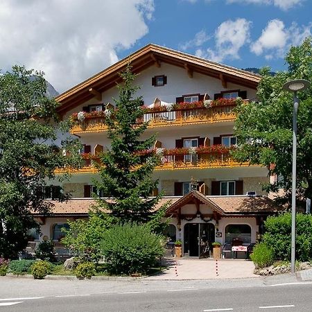 Hotel Cristallo Vigo di Fassa Eksteriør bilde